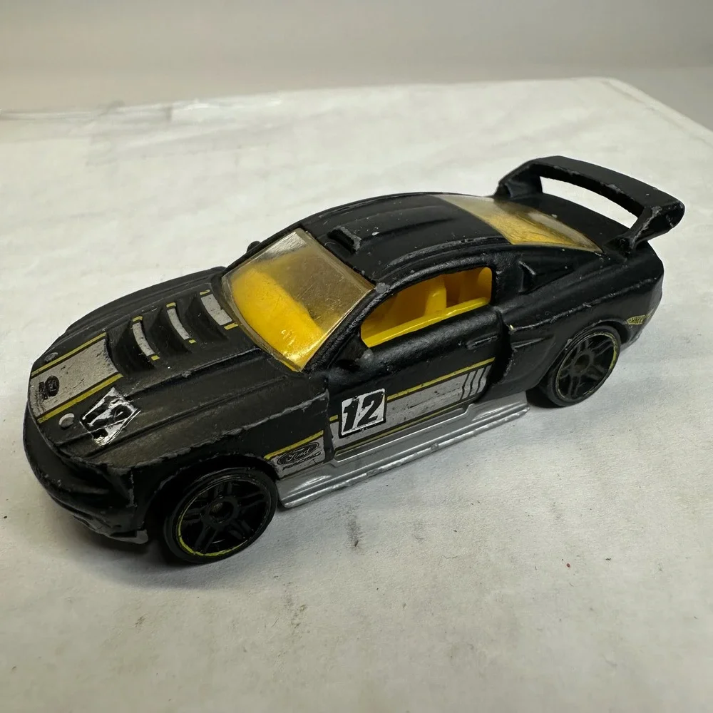 Hot Wheels Custom 12 Ford Mustang‎ Black Ford Racing 12 Performance 2011 Mattel